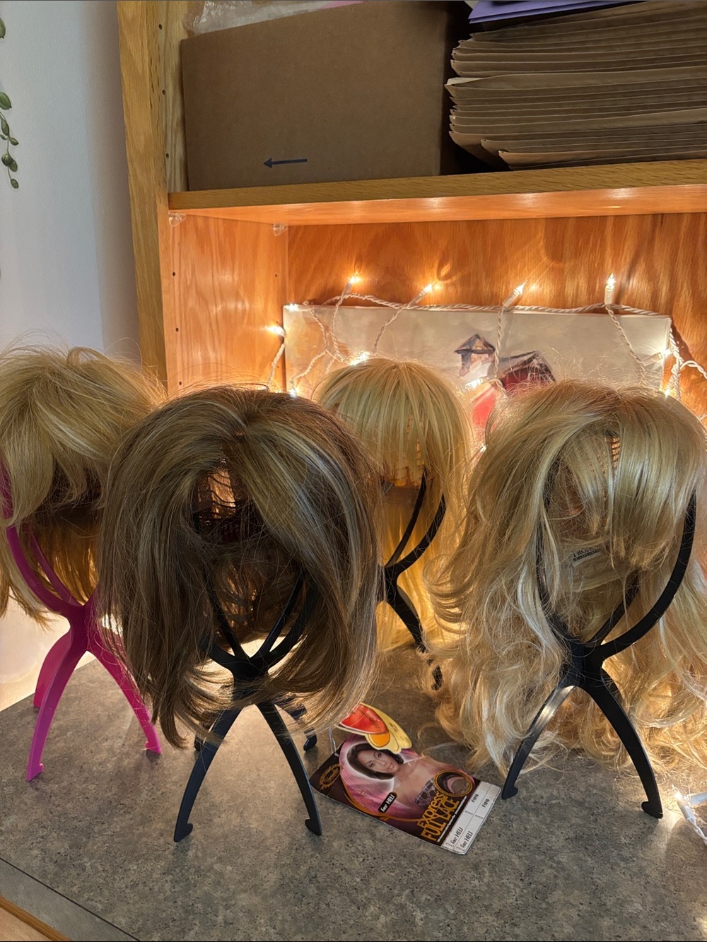 Women’s Blonde wig bundle of 4